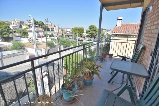 Piso de dos dormitorios con terraza - TARRAGONA