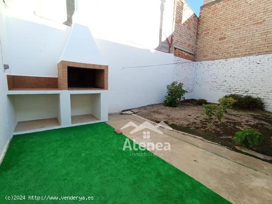  Amplia Casa en Planta Baja con Patio, Garaje Doble y Cocinilla Manchega - ALBACETE 