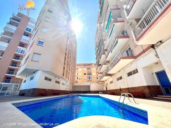 ¡PRIMERA LÍNEA! APARTAMENTO TOTALMENTE REFORMADO CON VISTAS AL MAR + PISCINA + PARKING - ALICANTE