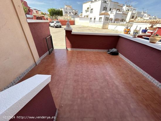 Bonito bungalow en planta baja, con piscina comunitaria. - ALICANTE