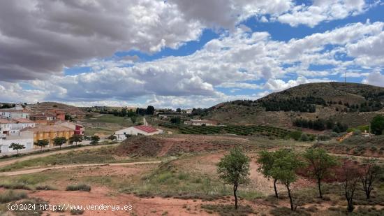 Se vende parcela de terreno rústico pegado al pabellón polideportivo de Fuentealbilla - ALBACETE