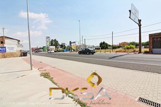 Amplia nave con terreno y vivienda en venta en Alquerías - CASTELLON