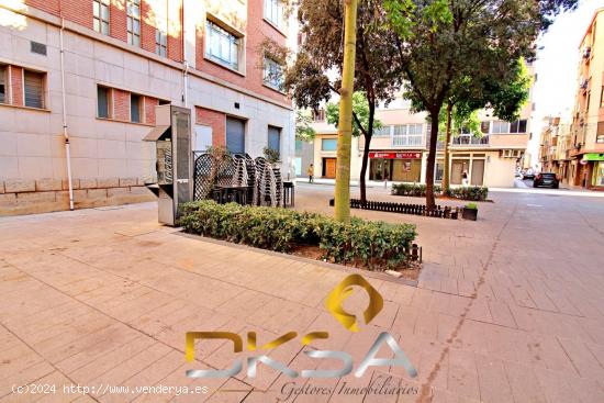 Casa con local comercial en venta en pleno Ayuntamiento de Vila-real - CASTELLON