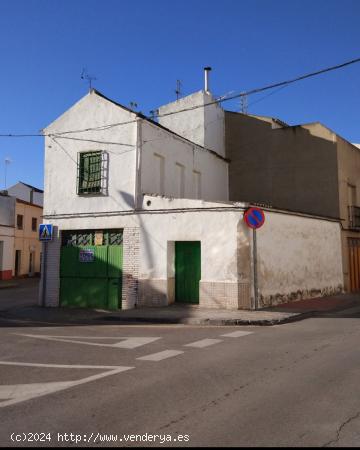  CASA EN ESQUINA PARA REFORMAR, IDEAL PARA VIVIENDA Y LOCAL - CIUDAD REAL 