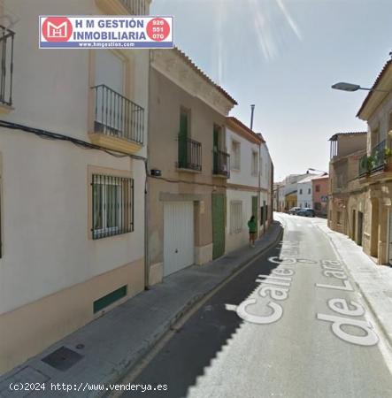  CASA EN DOS PLANTAS PARA REFORMAR CON GARAJE PARA DOS COCHES, 100 m2 DE SOLAR Y PEQUEÑO PATIO. UBIC 