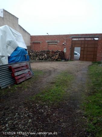 solar limpio con doce metros de fachada - CIUDAD REAL