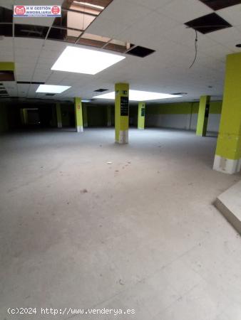 local comercial de 1079 m/2 y 10 plazas de garaje - CIUDAD REAL