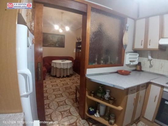 CASA EN ESQUINA EN ZONA PROXIMA A MERCADONA Y ZONA CENTRO. - CIUDAD REAL