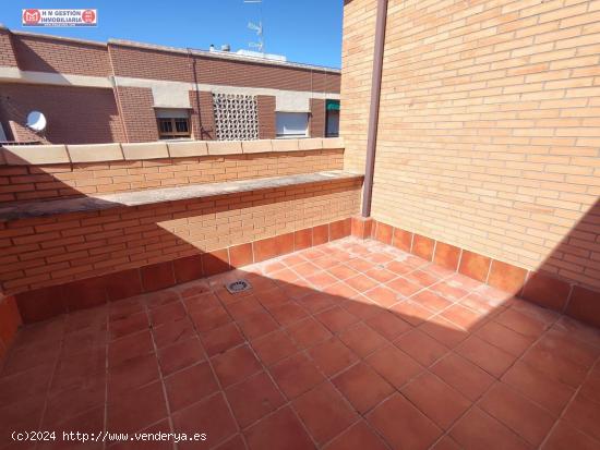 ATICO CON TERRAZA DE 1 DORMITORIO Y COCINA INDEPENDIENTE, CON GARAJE Y TRASTERO JUNTO AL ARENAL - CI