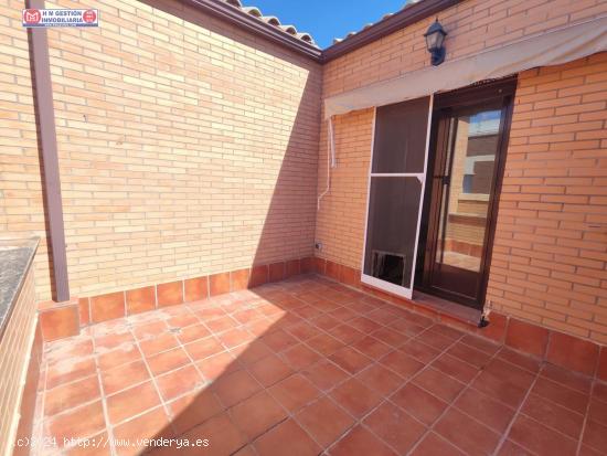 ATICO CON TERRAZA DE 1 DORMITORIO Y COCINA INDEPENDIENTE, CON GARAJE Y TRASTERO JUNTO AL ARENAL - CI