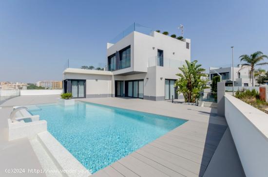 Villa en Orihuela Costa (Dehesa de Campoamor) - ALICANTE