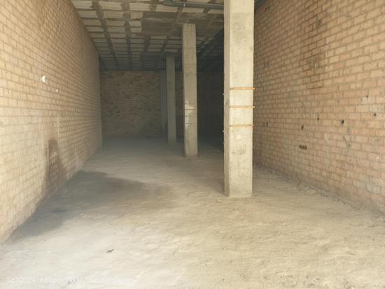 Se vende Local comercial en San Juan de Aznalfarache - SEVILLA