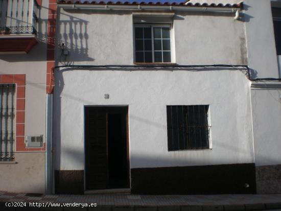 CASA CON POTENCIAL EN CALA - HUELVA