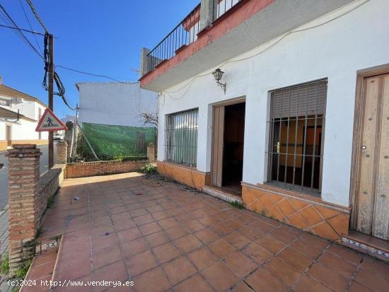 UNA CASA COVERTIDA EN TRES CASAS EN CAMPOFRIO - HUELVA