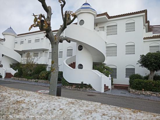 Plazas de aparcamiento exteriores - CADIZ