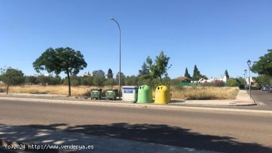 SUELO EN PALOMARES DEL RIO - SEVILLA