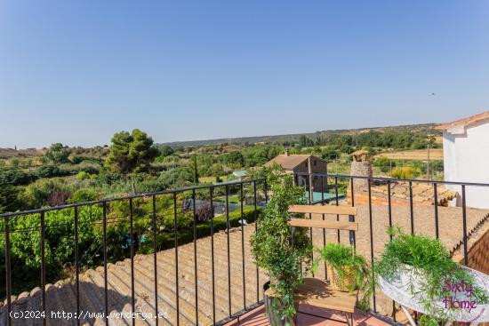 Bonita casa en entorno rural junto a Huesca - HUESCA