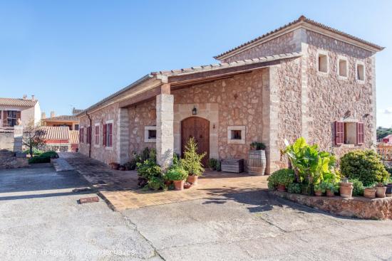 VILLA UNIFAMILIAR  EN  EL CENTRO DE PÓRTOL - BALEARES