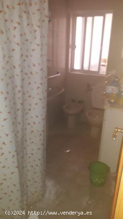 VENTA DE PISO, CALLE GRANADA - ALMERIA