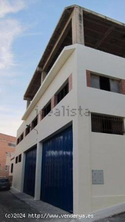 EDIFICIO DE 3 PLANTAS - ALMERIA