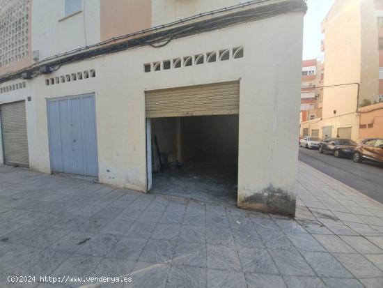 LOCAL COMERCIAL EN RAMBLA FEDERICO GARCIA LORCA, JUNTO A LIDEL - ALMERIA