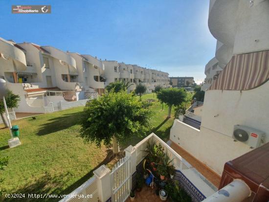  PISO CON TERRAZA, EN RESIDENCIAL CON PISCINA, RETAMAR SUR - ALMERIA 