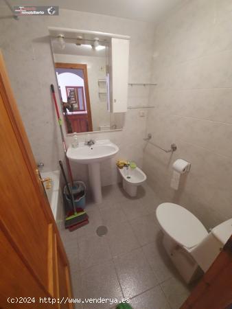 PISO CON TERRAZA, EN RESIDENCIAL CON PISCINA, RETAMAR SUR - ALMERIA