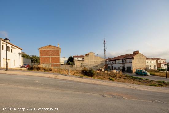 CONSTRUYE EL NEGOCIO DE TUS SUEÑOS EN UN ENTORNO CON MUCHO ENCANTO!!!! - GRANADA