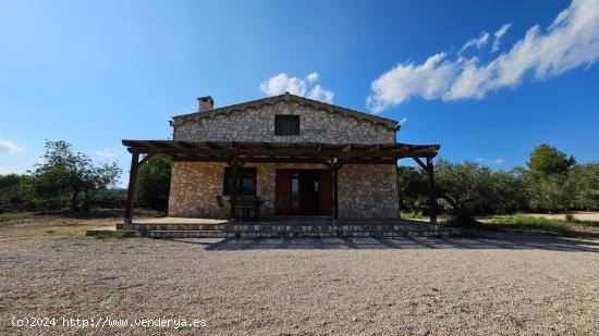 Magnífica finca rústica con casa de campo estilo Masía de 122 M2 - TARRAGONA