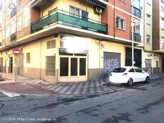 API LUNA AB VENDE LOCAL COMERCIAL CON PLACA DE VADO EN EL PILAR - ALBACETE