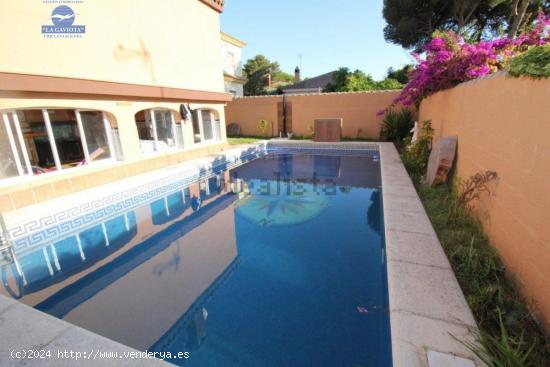 Chalet en residencial Cerromolinos - CADIZ