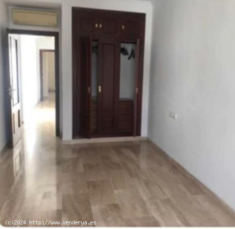  SE VENDE MAGNIFICO PISO EN EL CENTRO - CADIZ 