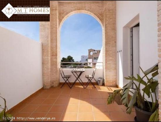 VILLA MINIMALISTA EN URBANIZACIÓN CON PISCINA EN TORREMUELLE - BENALMÁDENA - MALAGA