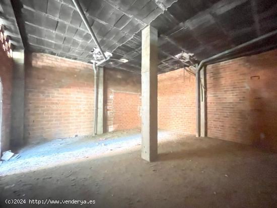 Se vende Local Comercial en San Roque - BADAJOZ