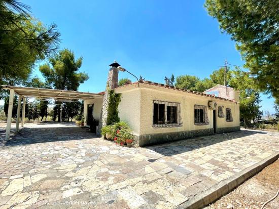 Chalet con 9.500m2 de parcela en molina de segura - MURCIA