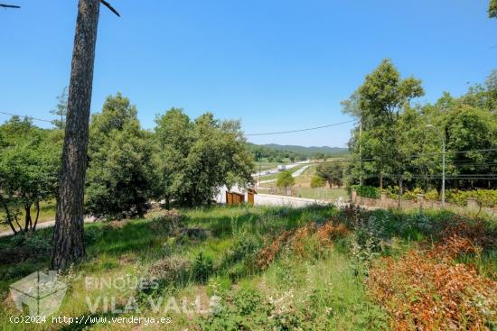 Solar esquinero de 1.196 m2 en sant quirze - BARCELONA