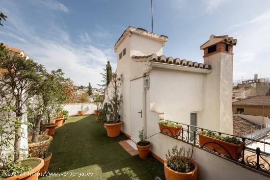  FANTASTICA CASA EN PLAZA DE LOS LOBOS - GRANADA 