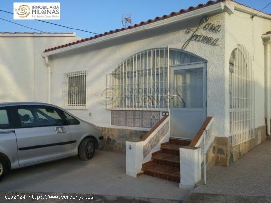 Chalet adosado en una planta de 2 dormitorios en el centro del Albir - ALICANTE