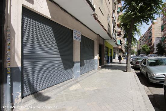 Local comercial junto hipercor - GRANADA