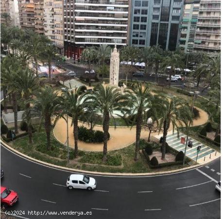 ALQUILER DE EXCELENTE ATICO EN PLAZA DE LOS LUCEROS - ALICANTE