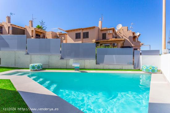 GRAN VILLA DE LUJO CON PISCINA PRIVADA DE AGUA SALADA - ZONA LA MATA - - TOLEDO