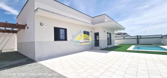 CHALET CON PARCELA Y PISCINA PRIVADA! - MURCIA