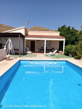  Casa con terreno en Puerto Lumbreras - Zona El Descanso - MURCIA 