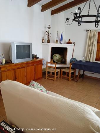 Casa con terreno en Puerto Lumbreras - Zona El Descanso - MURCIA