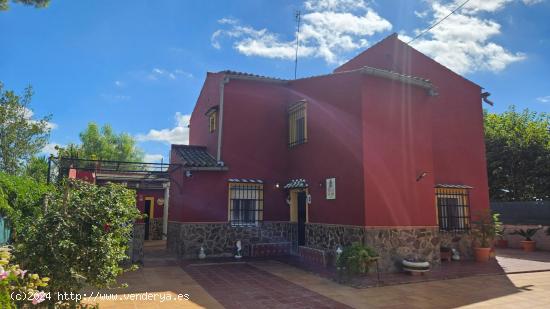 Chalet en Urbanización la Dehesilla - SEVILLA