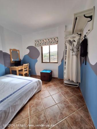 Se alquila habitación en casa de 4 dormitorios en Aroba - SANTA CRUZ DE TENERIFE