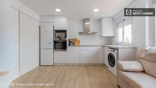 Apartamento de 2 dormitorios en alquiler en El Cabanyal - VALENCIA