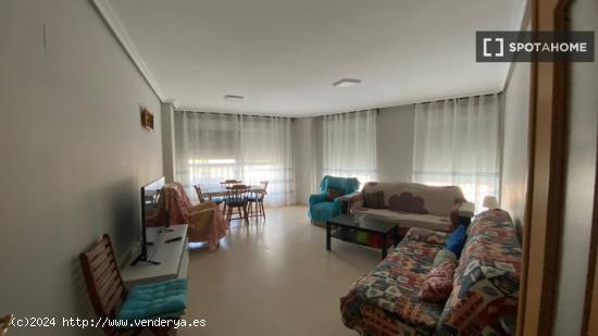 Apartamento completo de 2 dormitorios en Denia - ALICANTE