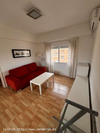 Apartamento de 2 dormitorios en alquiler en Extramurs - VALENCIA