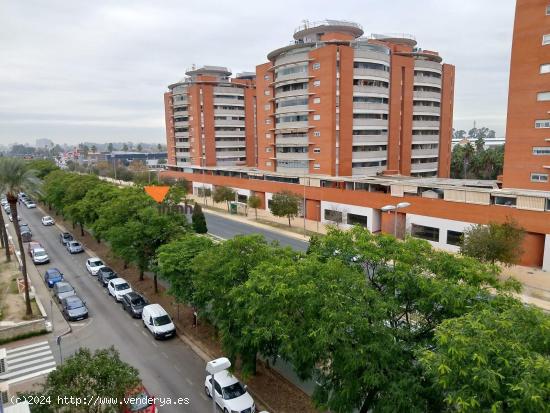  VIVIENDA DE V.P.O. A ESTRENAR CON GARAJE Y TRASTERO EN AVD DE JEREZ - SEVILLA 